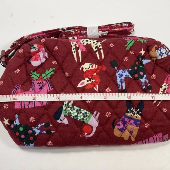 Vera Bradley Crossbody Camera Bag in Holiday Hounds NWT - Picture 4 of 4